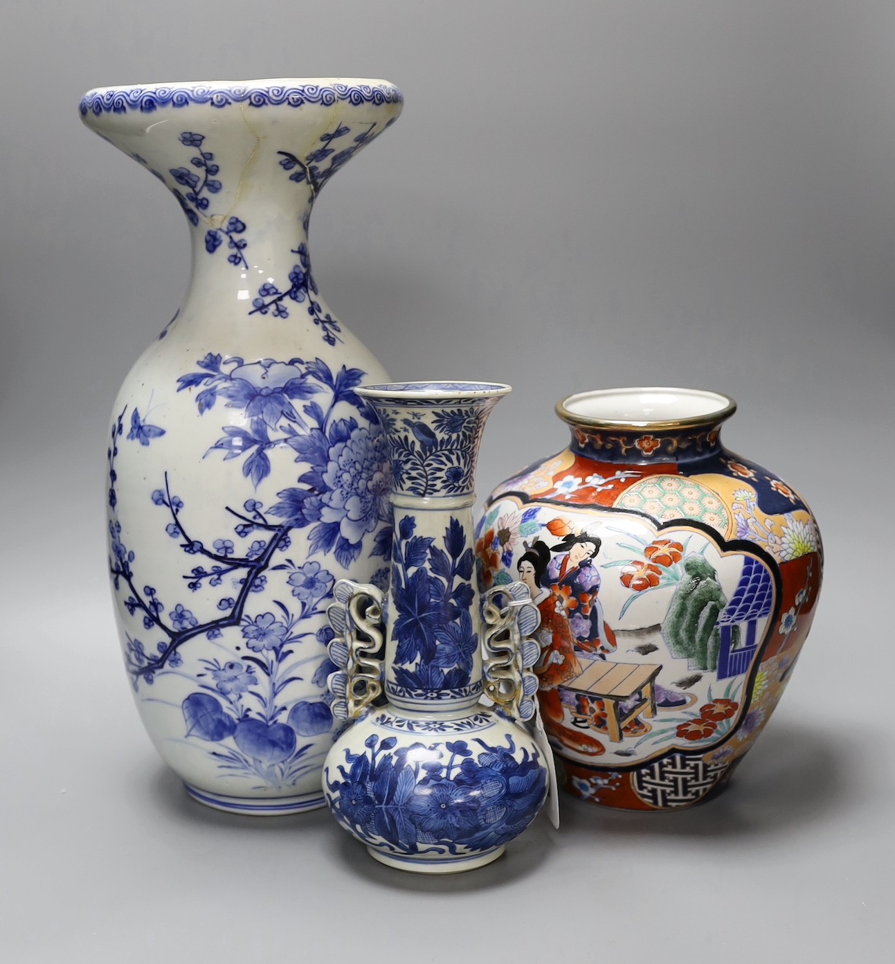A selection of Oriental ceramics, to include a Chinese blue and white Venetian-glass style vase decorated with floral sprays with decorative and pierced handles, tallest 38cm, (6)